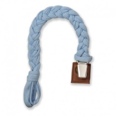 hi-little-one-warkoczykowa-zawieszka-do-smoczka-pacifer-holder-baby-blue