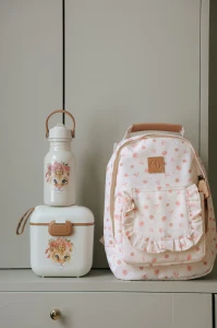 pol_pl_ELODIE-DETAILS-lunchbox-Rosy-Bow-Leo-36473_7.jpg