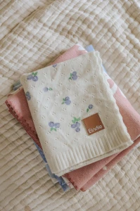 pol_pl_ELODIE-DETAILS-kocyk-azurowy-Pointelle-Blueberry-Bliss-36637_5.jpg