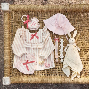 pol_pl_Elodie-Details-Sliniak-z-dlugim-rekawem-Candy-Stripes-35444_1.jpg